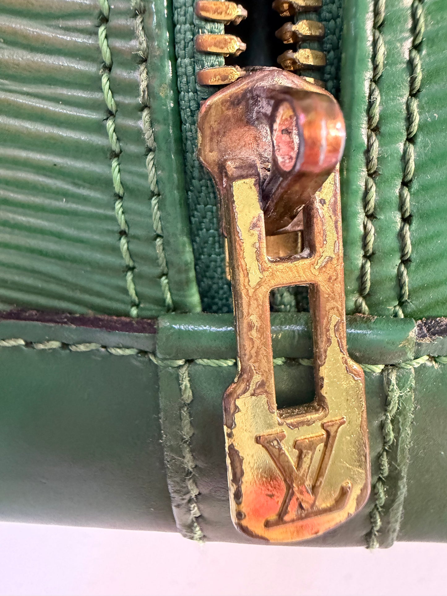 LOUIS VUITTON Alma Epi Green PM