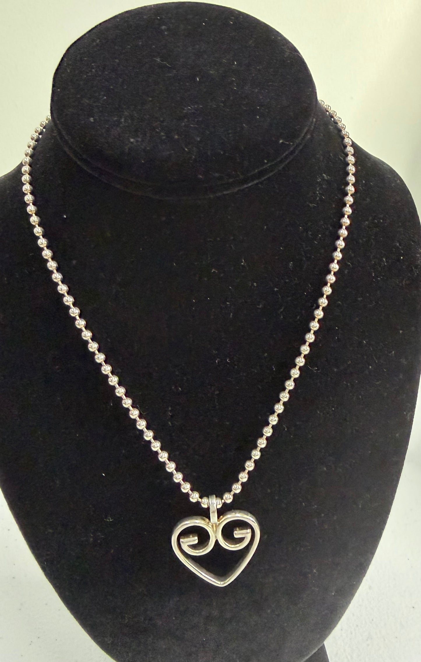 GUCCI Interlocking GG Heart Necklace 925