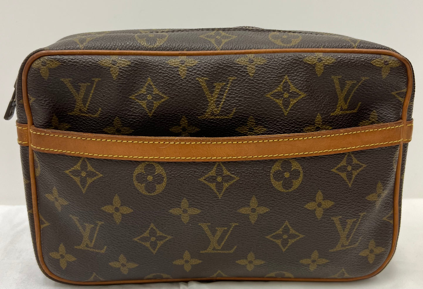 LOUIS VUITTON Compeigne 23 Clutch Monogram