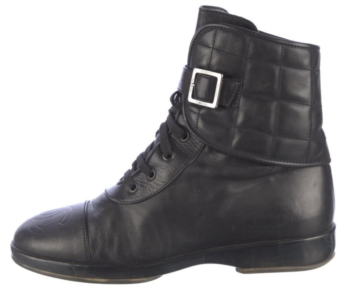 CHANEL Vintage Interlocking CC Boots