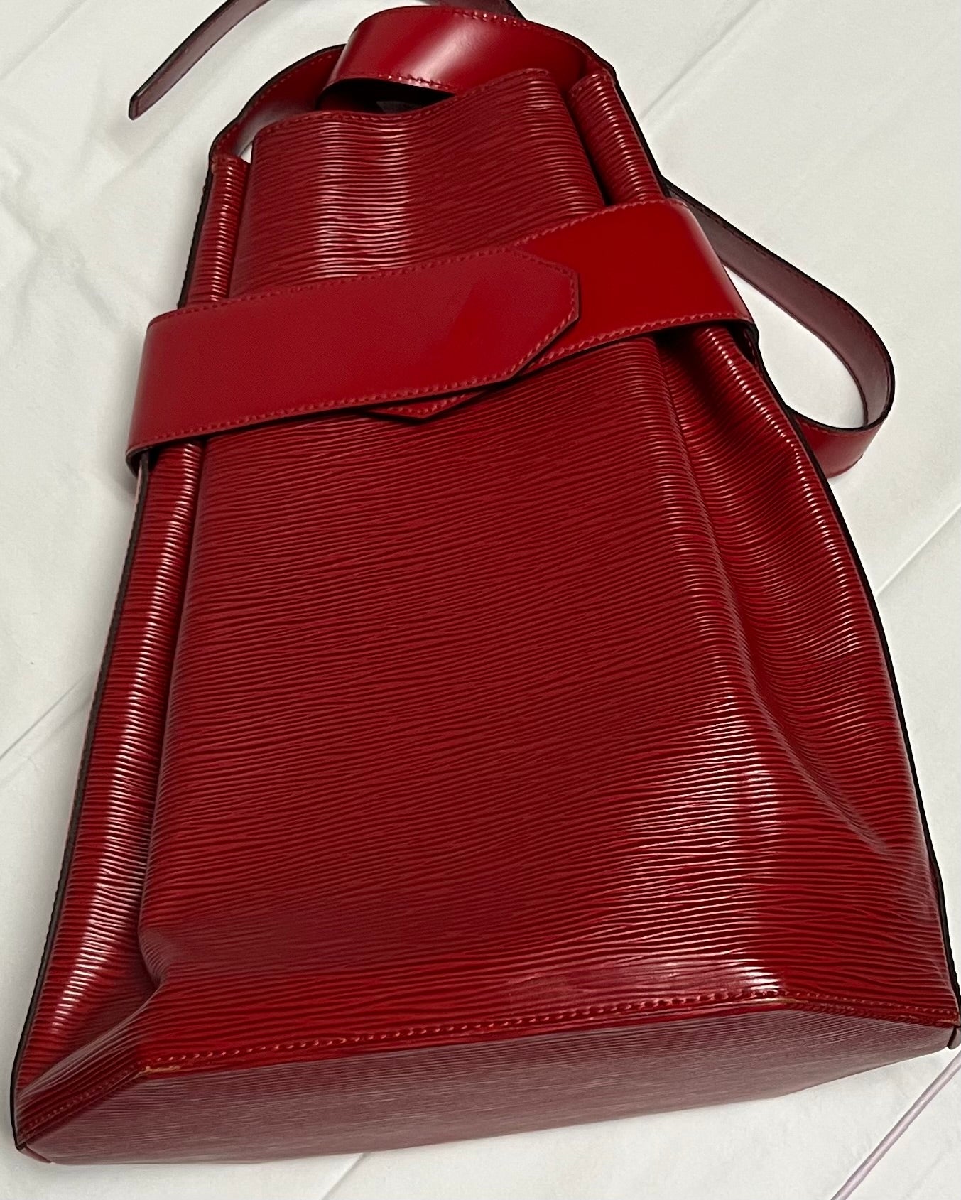 LOUIS VUITTON D’Epaule Epi Red