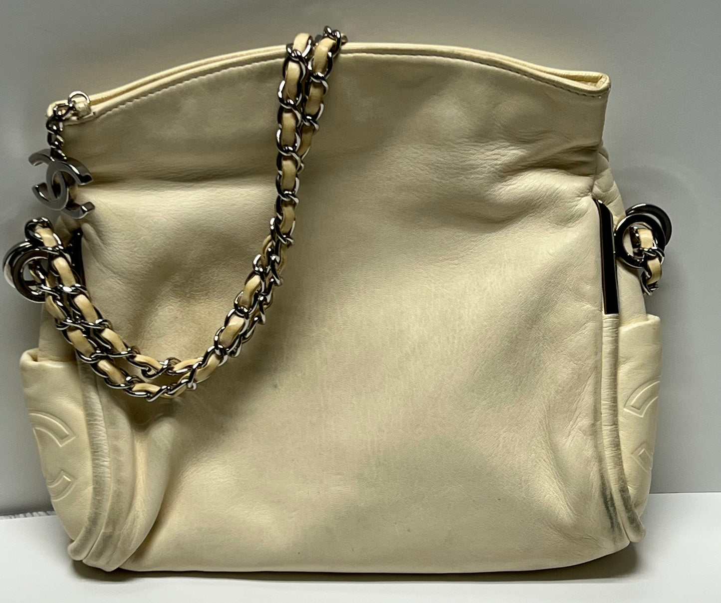 CHANEL Hobo Ultimate Soft