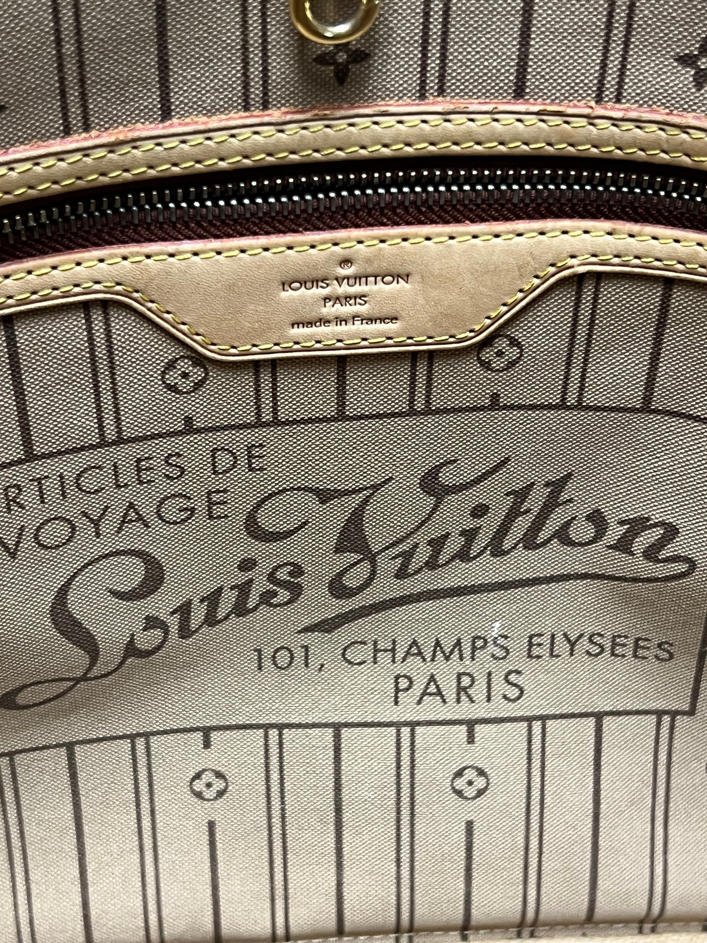 LOUIS VUITTON Neverfull MM Monogram Canvas