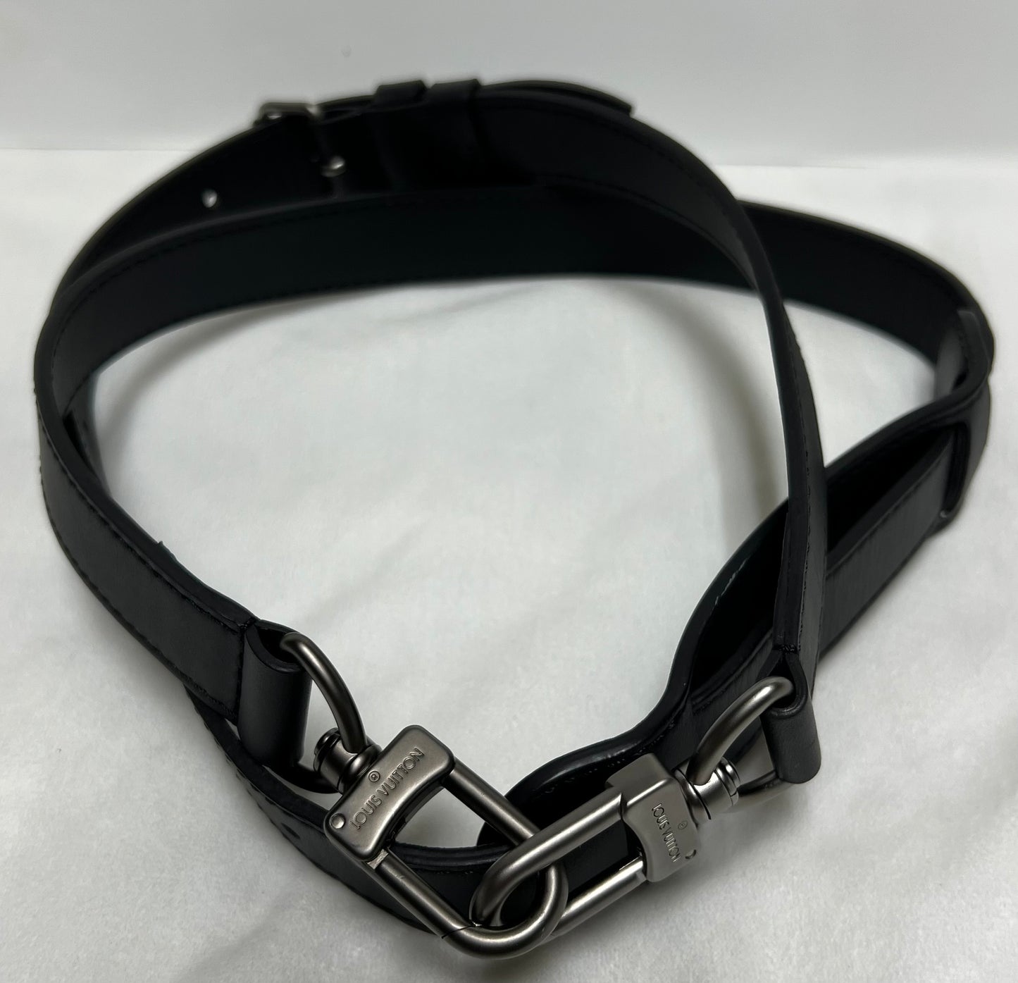 LOUIS VUITTON Shoulder Strap Black Color