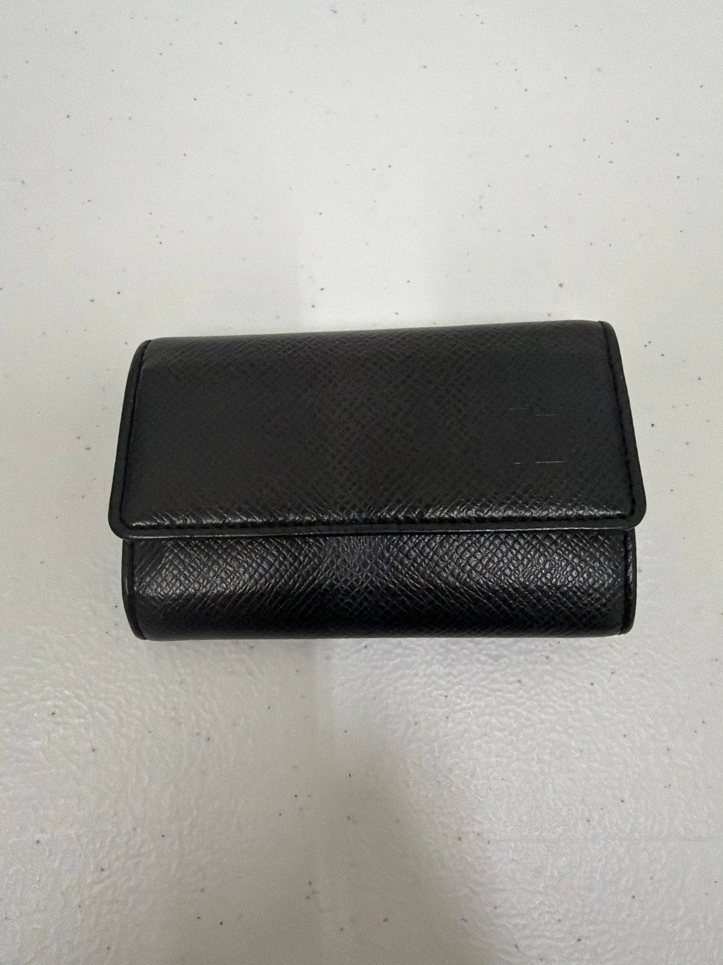 LOUIS VUITTON Taiga 6-keys Case