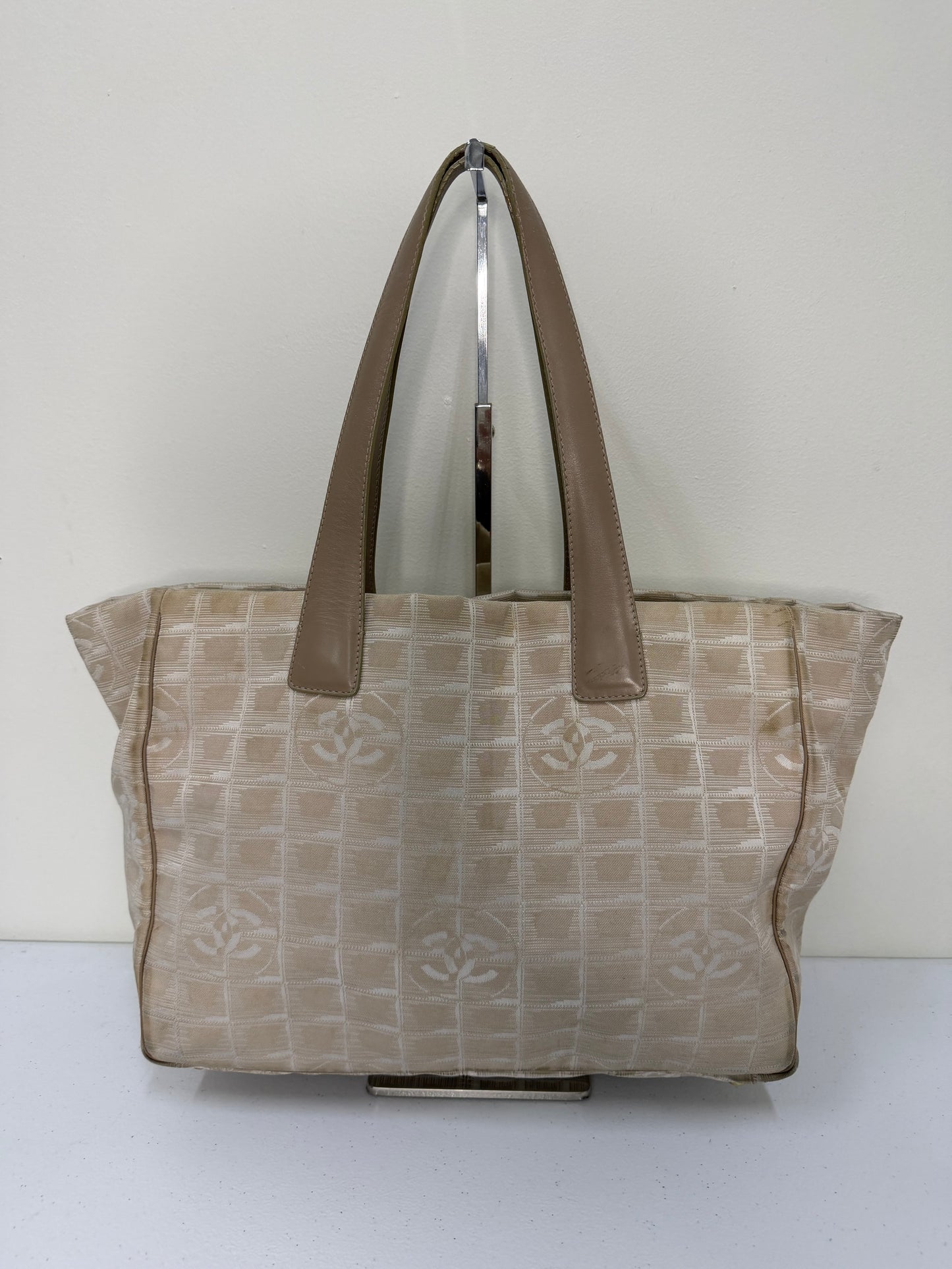 CHANEL Travel Ligne Tote Beige
