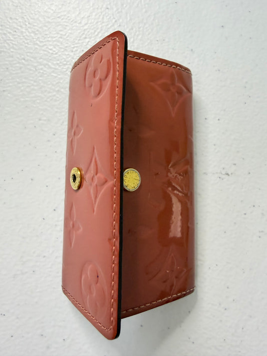 LOUIS VUITTON 4 Key Holder Vernis