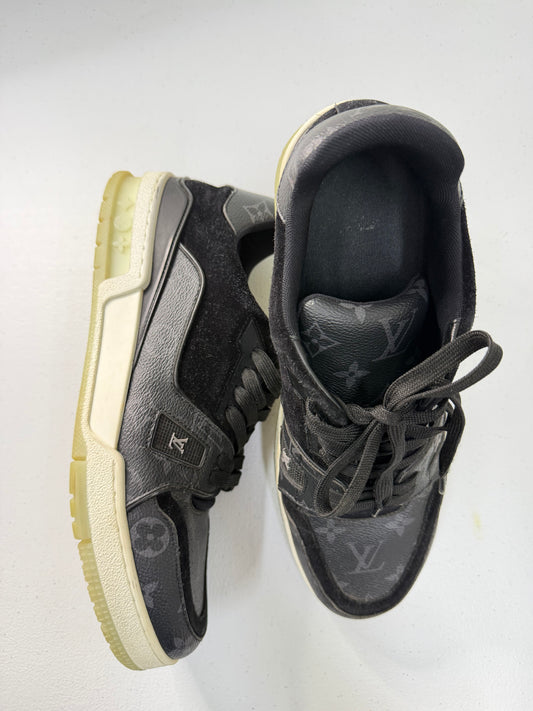 LOUIS VUITTON Trainer Sneaker Monogram