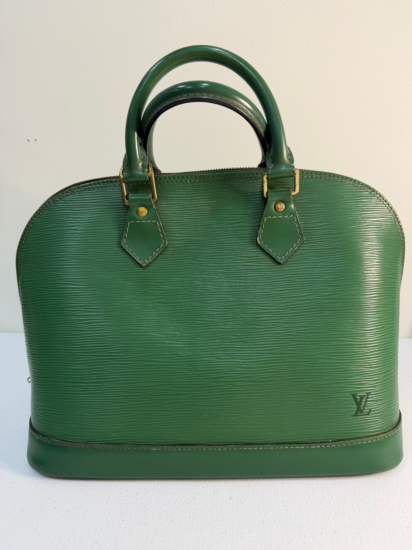 LOUIS VUITTON Alma Epi Green PM