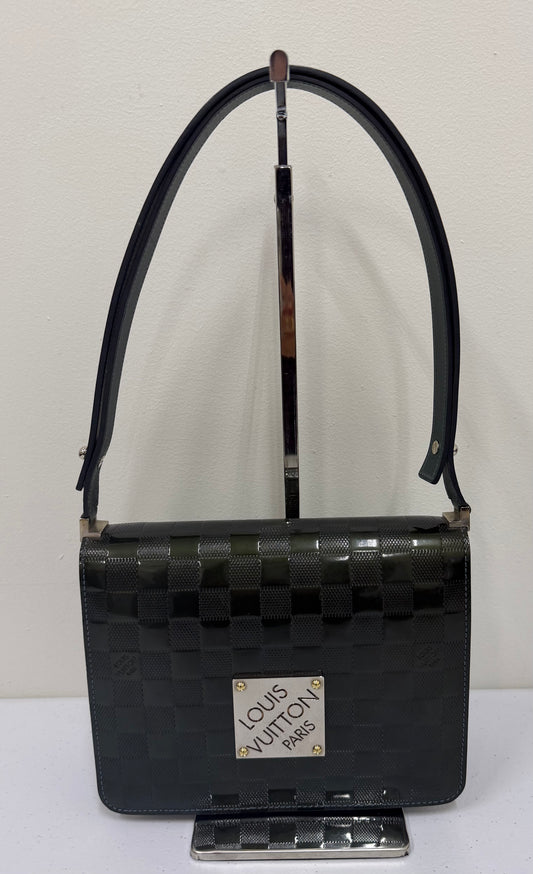 LOUIS VUITTON  Damier Vernis Cabaret bag