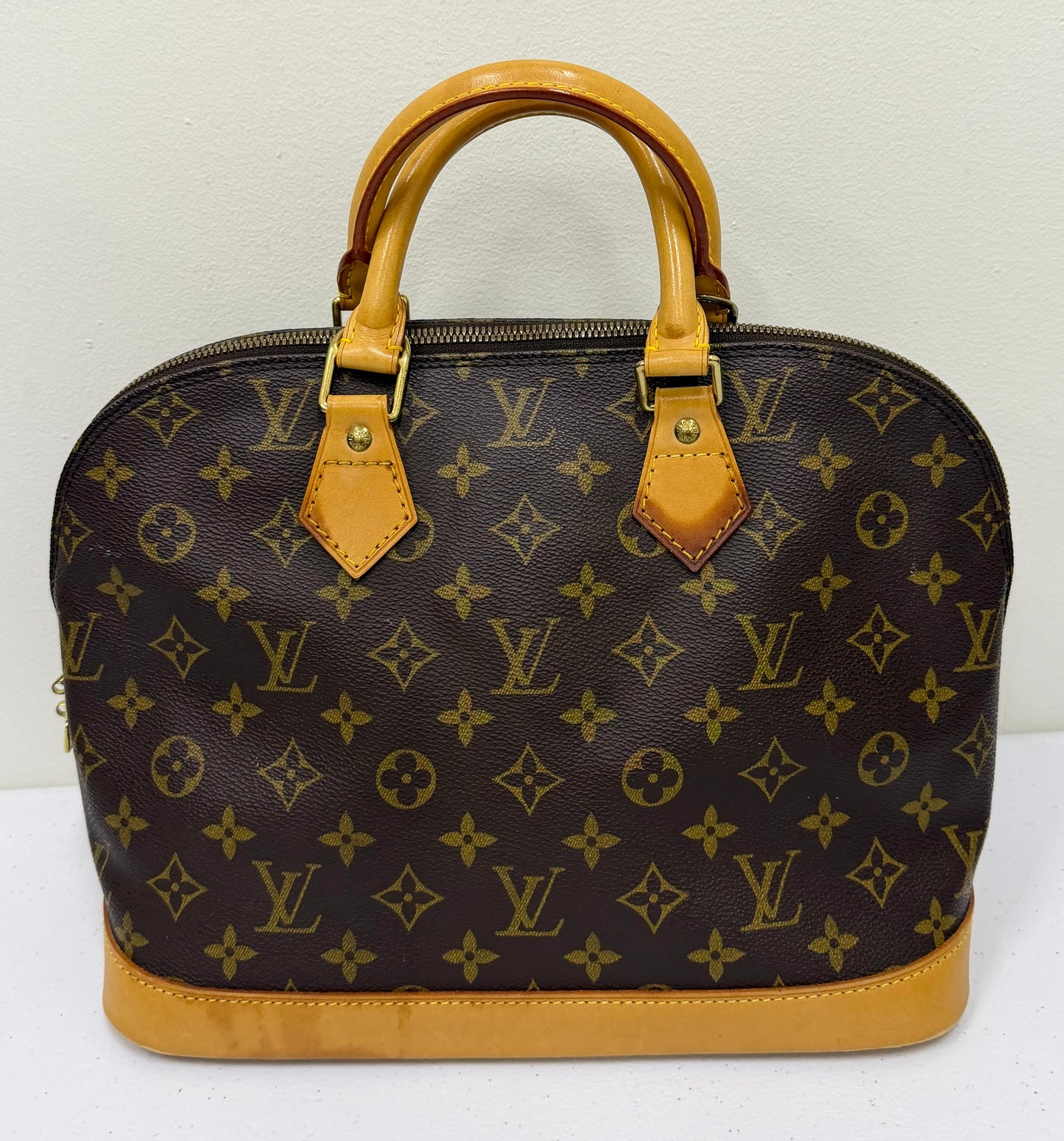 LOUIS VUITTON Alma MM Monogram Canvas