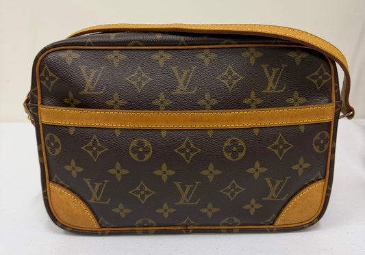 LOUIS VUITTON Trocadéro 24 Monogram