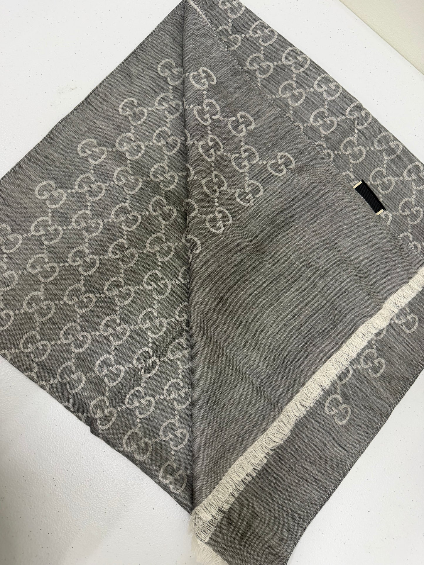 GUCCI Gray Wool Scarf