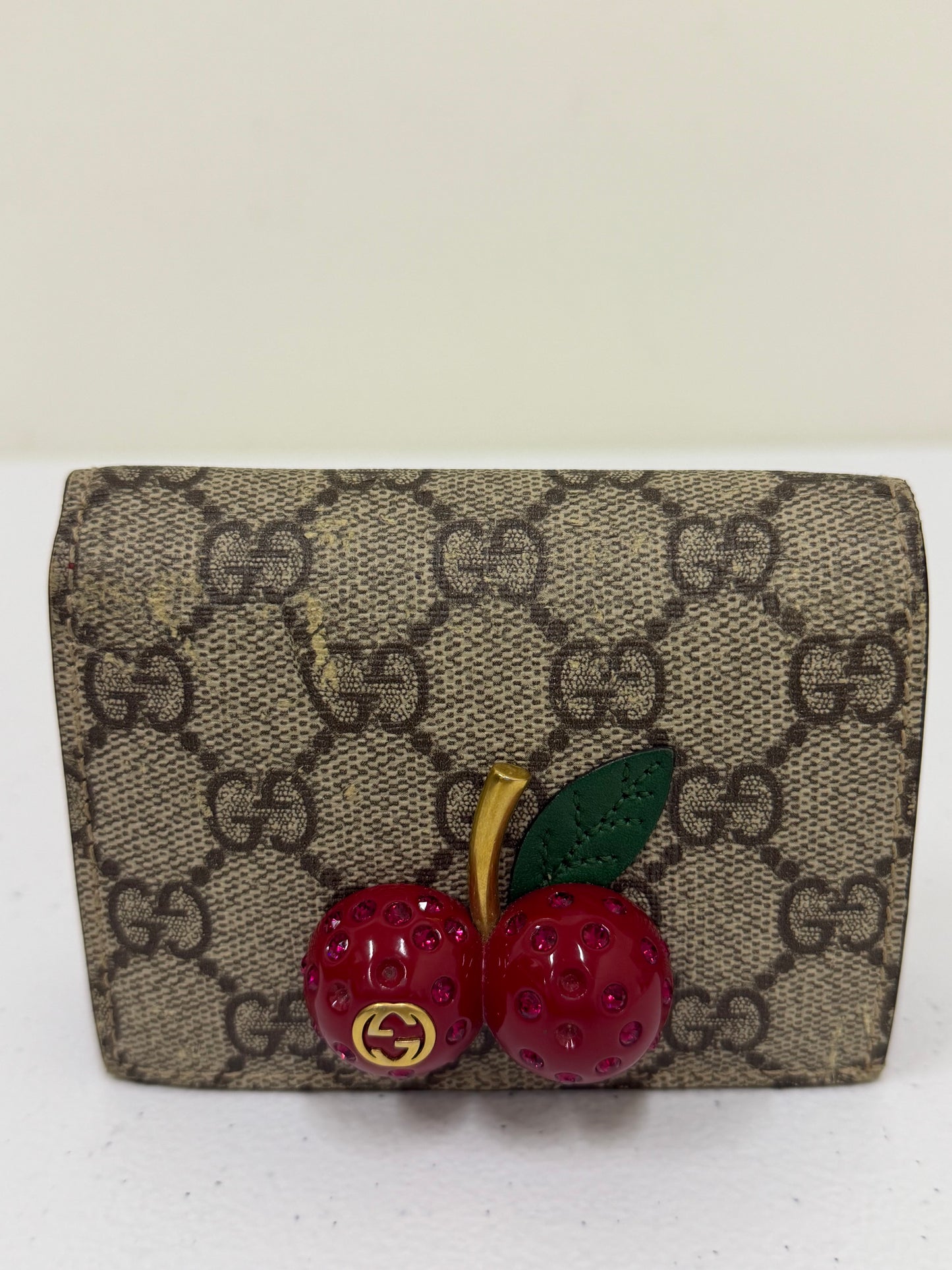 GUCCI GG Supreme Cherry Compact Wallet