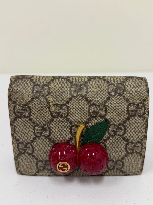 GUCCI GG Supreme Cherry Compact Wallet