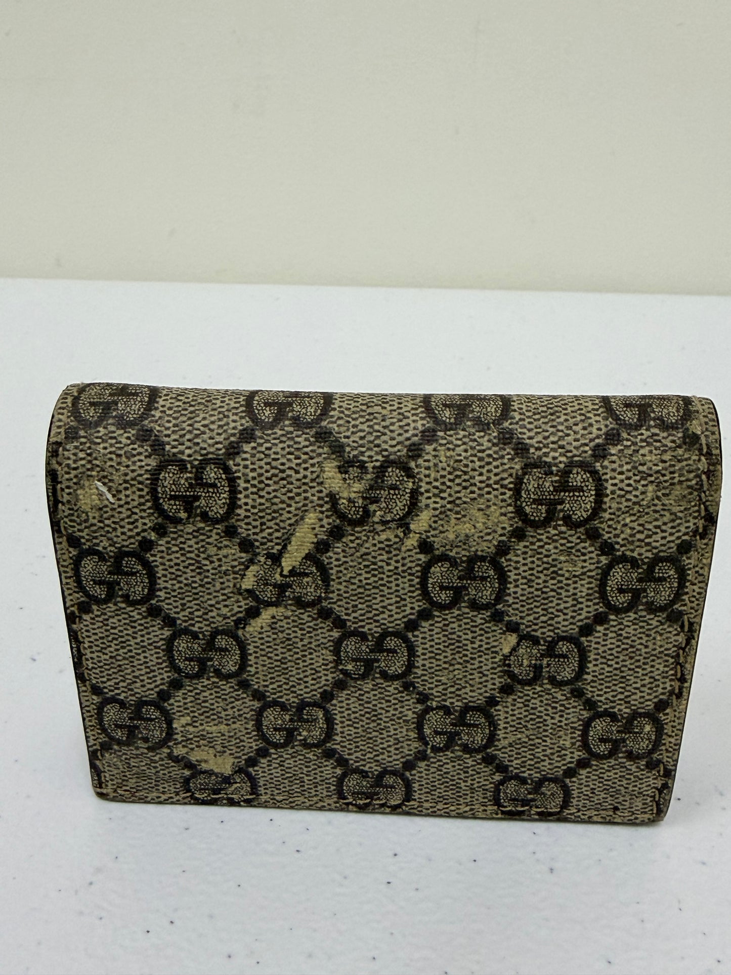 GUCCI GG Supreme Cherry Compact Wallet