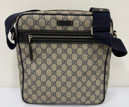 GUCCI GG Supreme Canvas