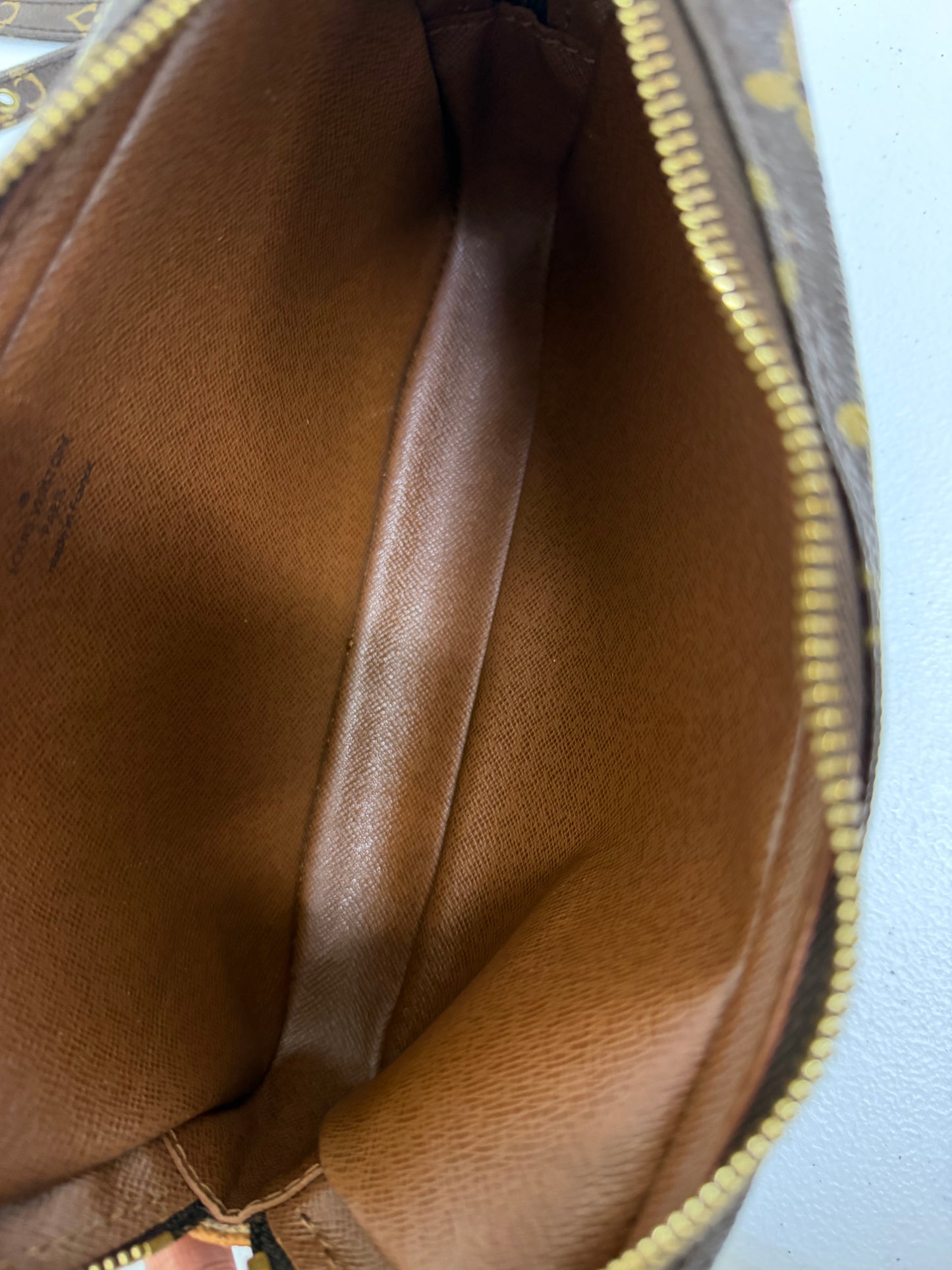LOUIS VUITTON Pochette Marly Monogram