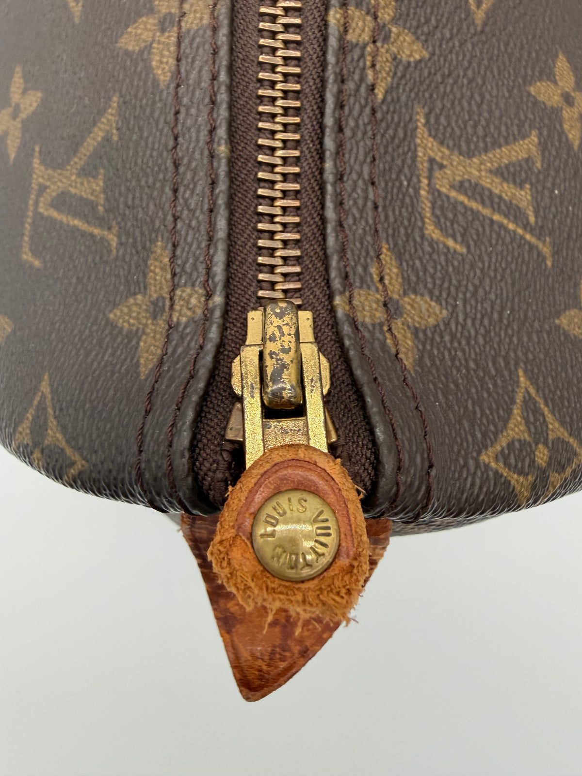 LOUIS VUITTON Speedy 40 Monogram Canvas