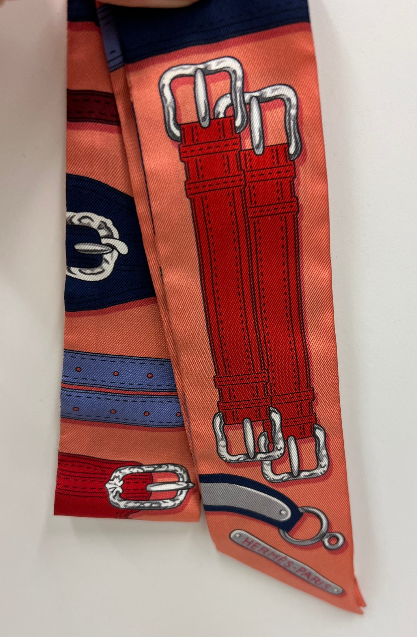 HERMÈS Twilly Scarf