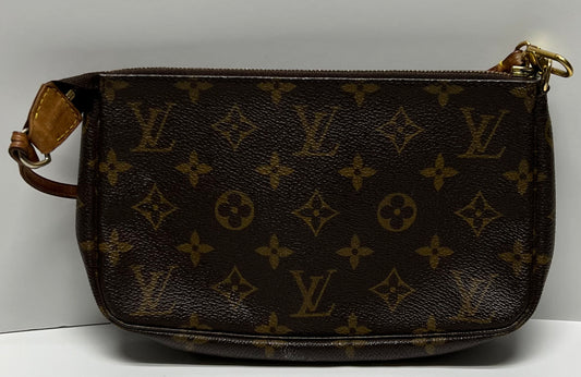 LOUIS VUITTON Pochette