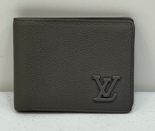 LOUIS VUITTON Aergram Gray Men’s Wallets