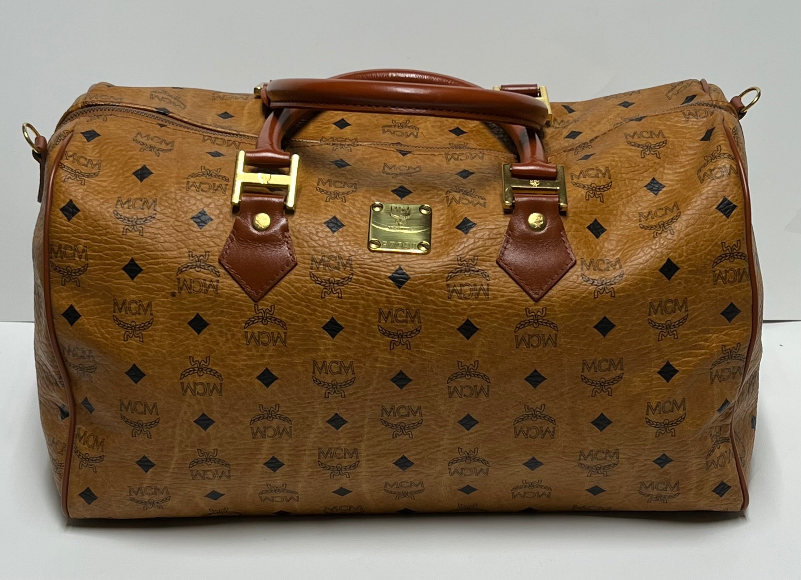 ub54 MCM ヴィンテージ サングラス ケース付き ブラウン MCM Brand – Athrah Luxury Finds