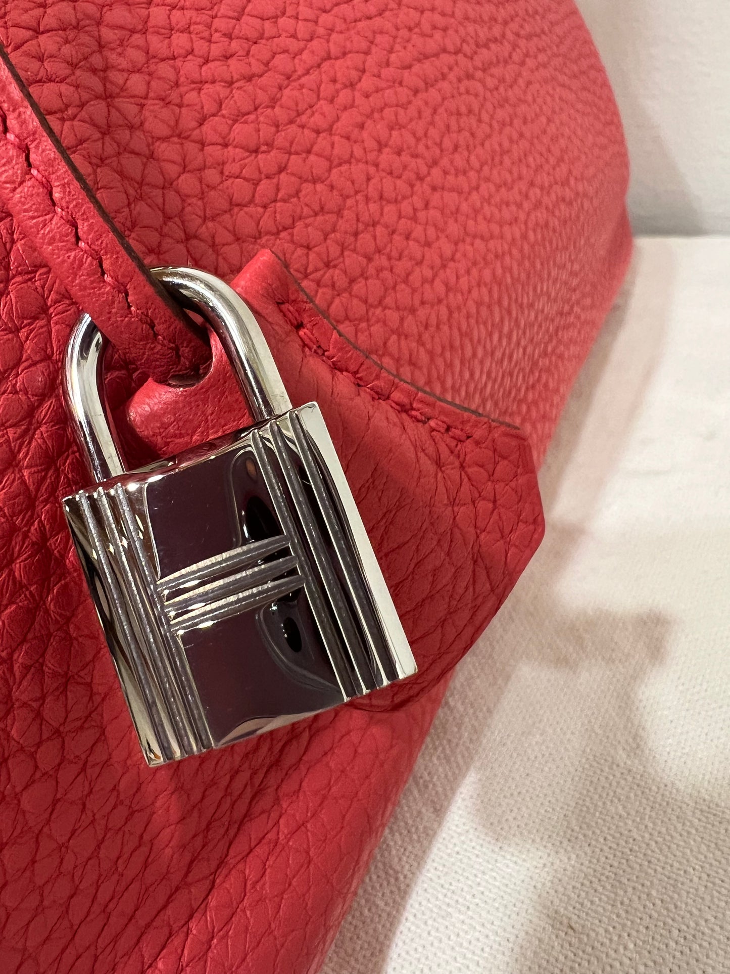 HERMÈS Birkin 30 in Bougainvillea Clemence Leather