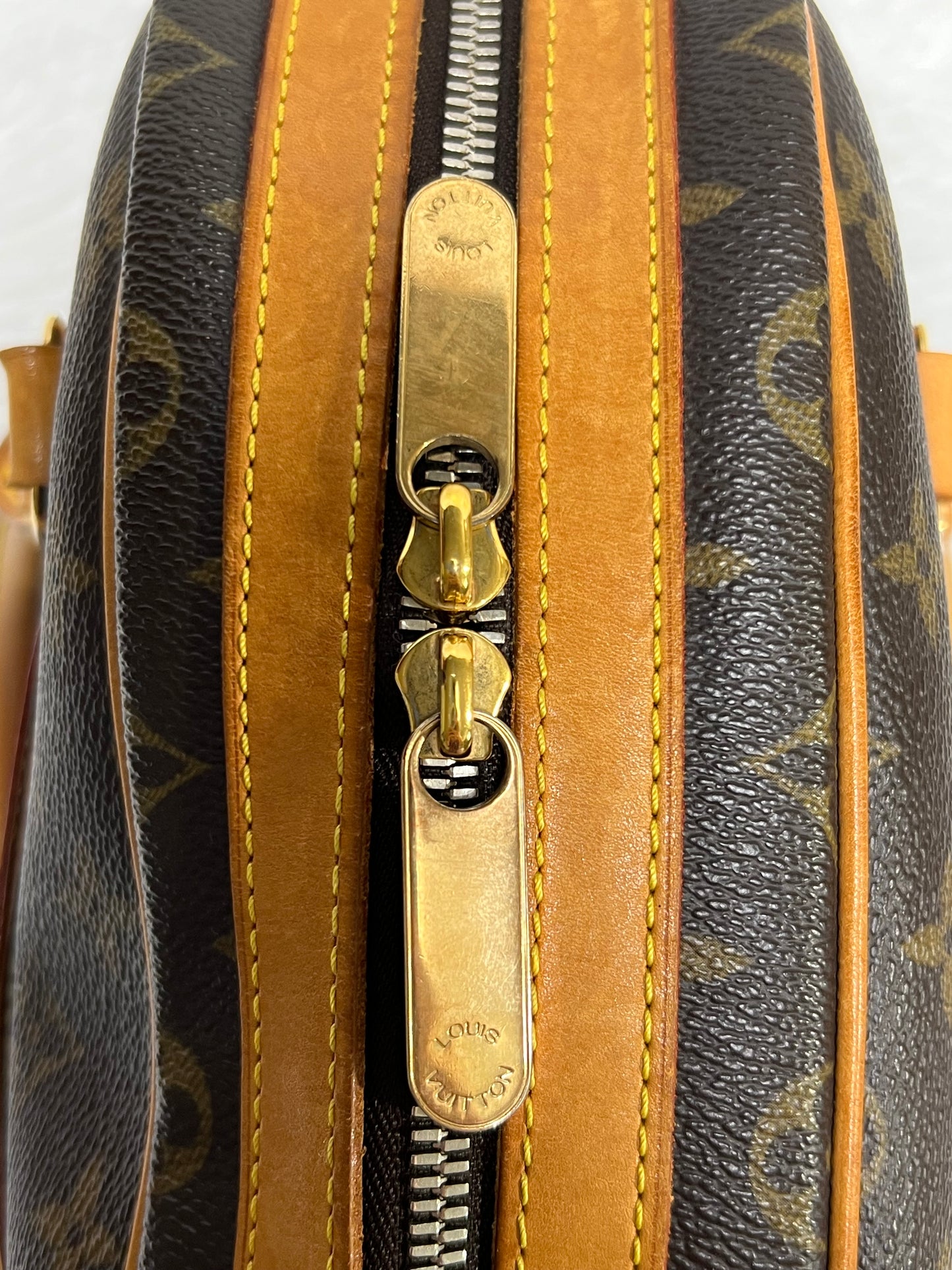 LOUIS VUITTON Mitzi MM Monogram Canvas