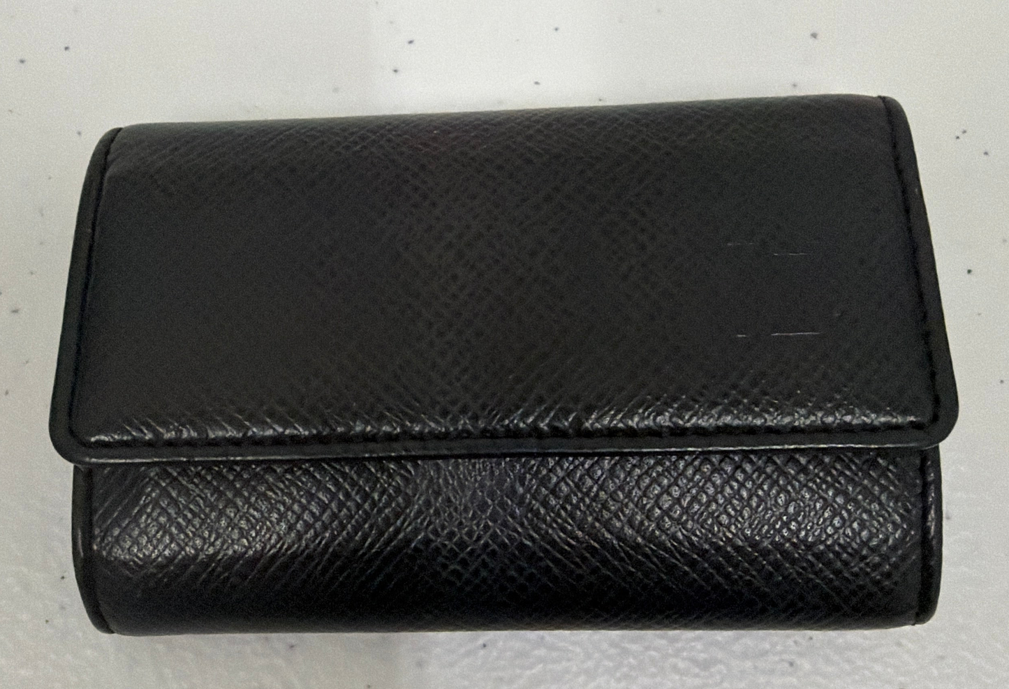 LOUIS VUITTON  Taiga 6-keys Case
